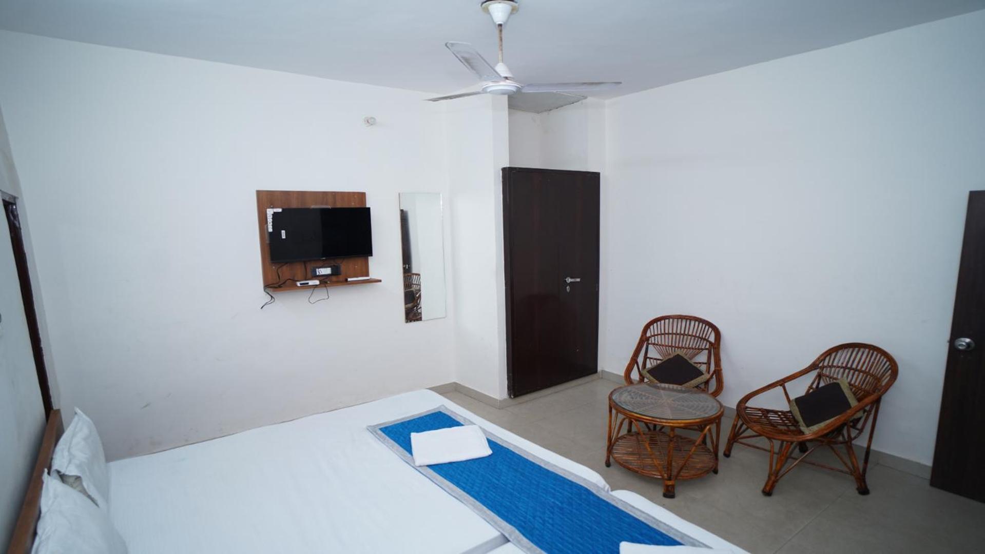 Hotel Apoorv - Near Jaipur Railway Station Bilik gambar